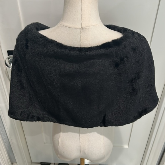 MSK flower pendant shrug - Picture 4 of 11